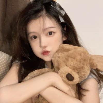 蜘蛛网中的女孩